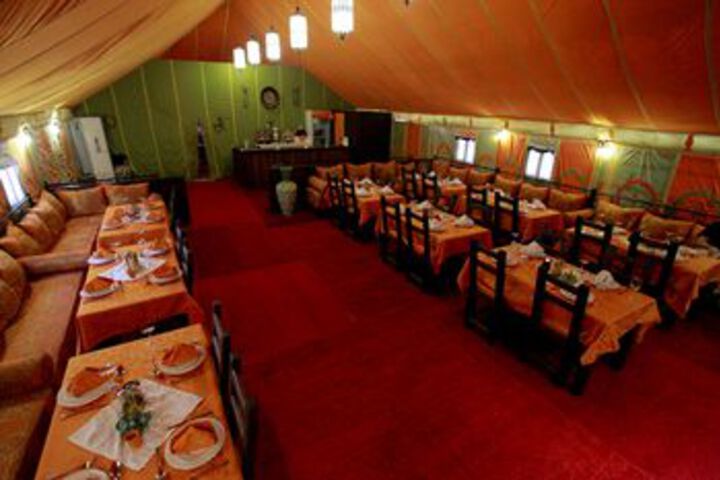 Dining 8 of 9