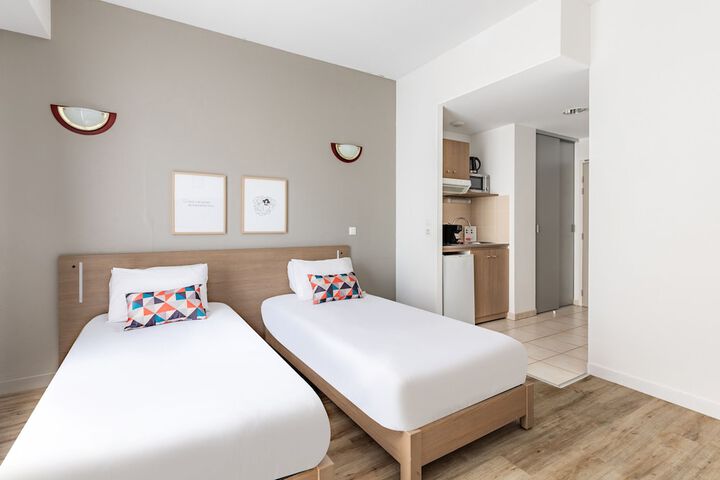 Room 4 of 25