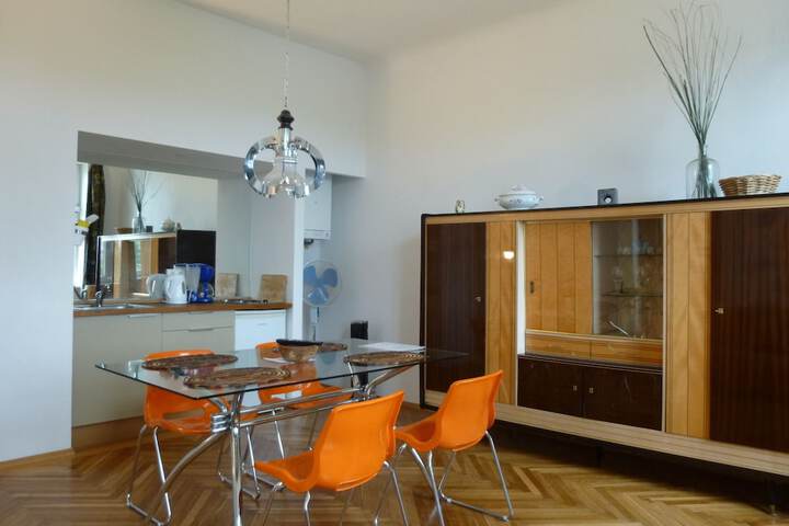 Room 43 of 108