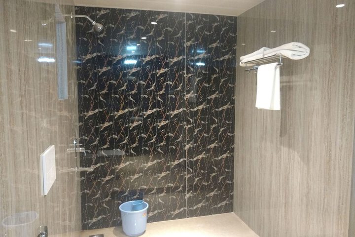 Room 14 of 46