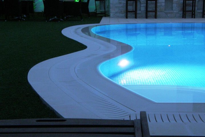 Pool 30 of 58