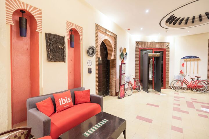Entrance & Lobby