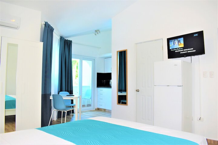 Room 4 of 80