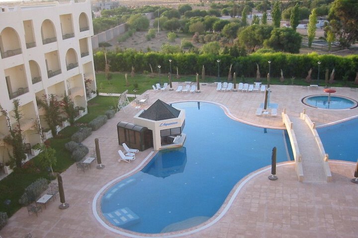 Hotel Pool