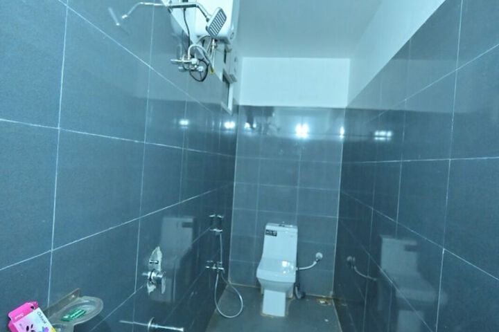 Room 72 of 90