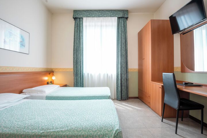 Room 27 of 59