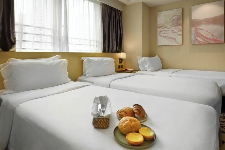 Room 3 of 39