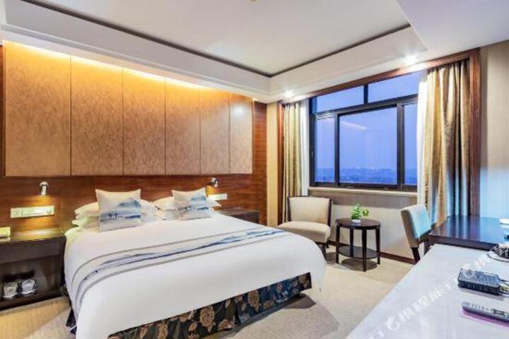 Lanjiang Hotel