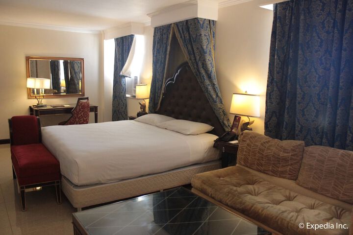 Room 26 of 77