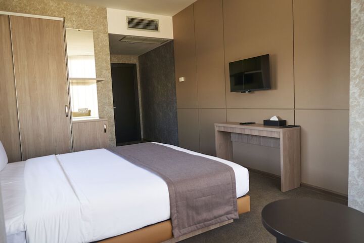 Room 20 of 80