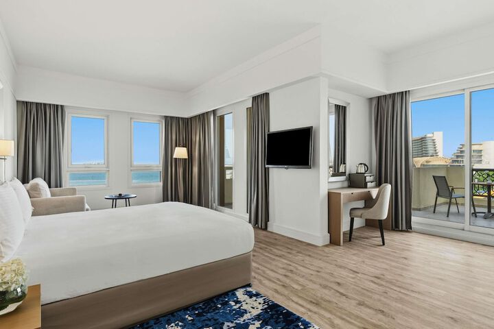 Room 79 of 335
