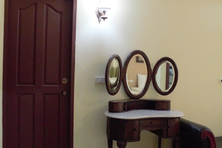 Room 25 of 60