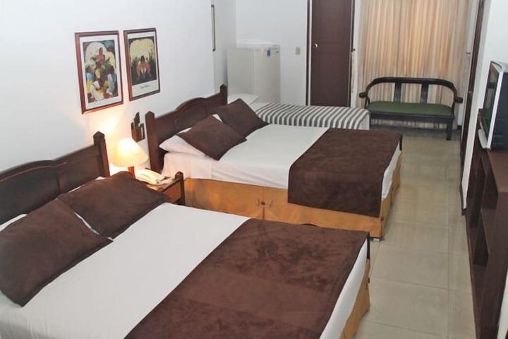 Room 7 of 18