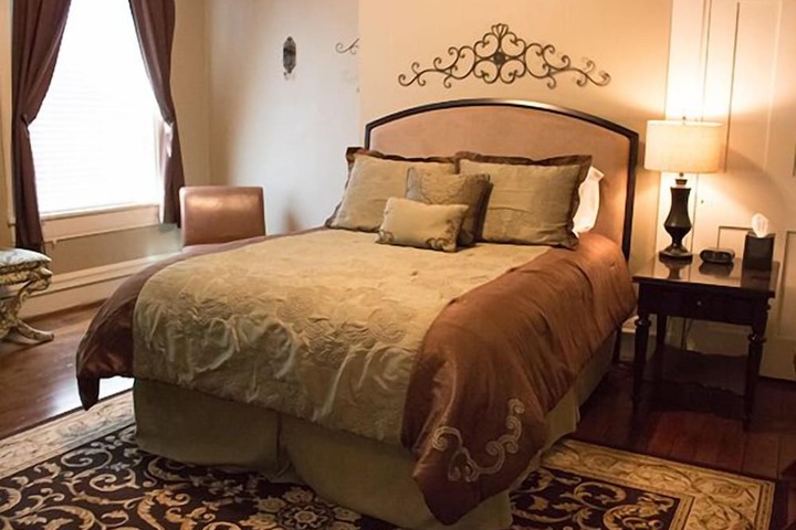 Room 11 of 23