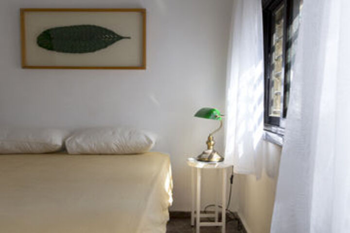 Room 5 of 13