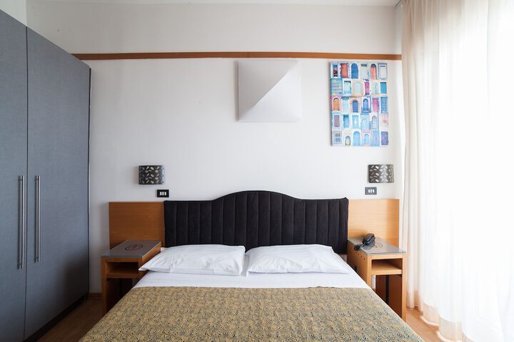 Room 6 of 69