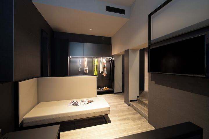 Room 14 of 34