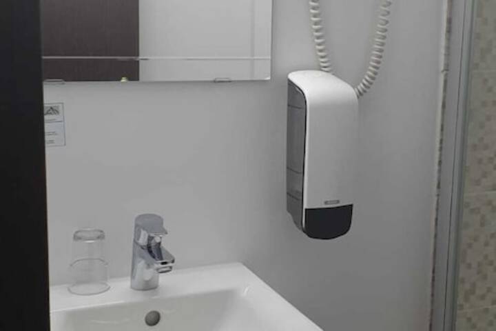 Room 40 of 49