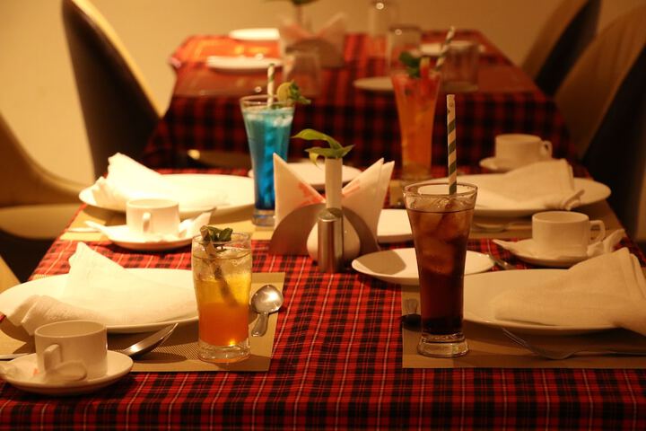 Dining 33 of 63