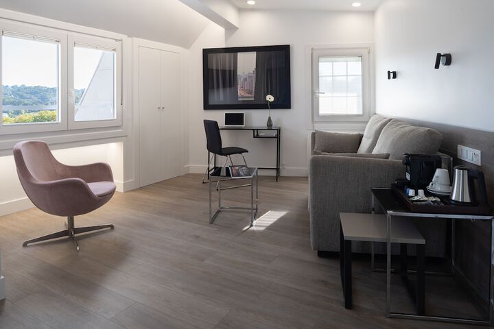 Room 25 of 54