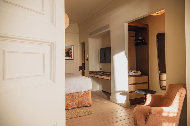 Room 21 of 137
