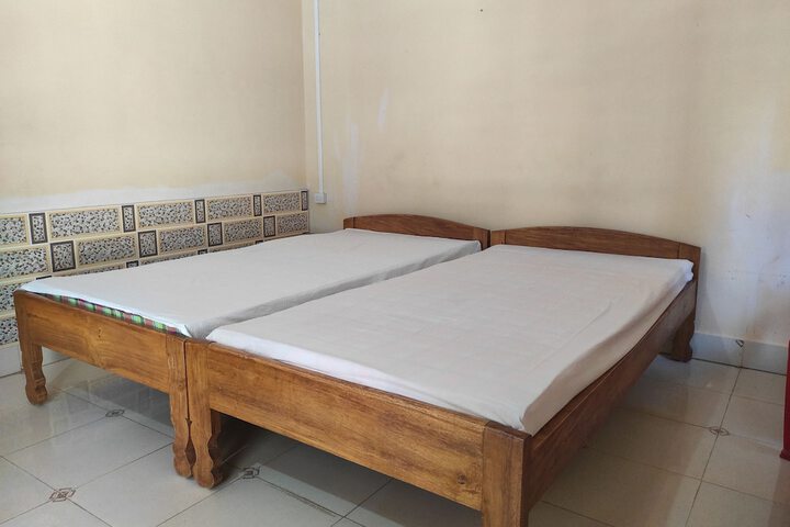 Room 4 of 31
