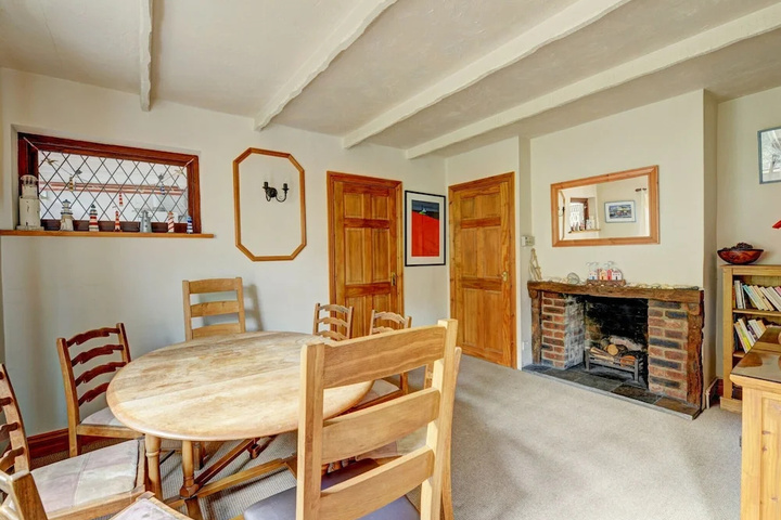 Room 2 of 17