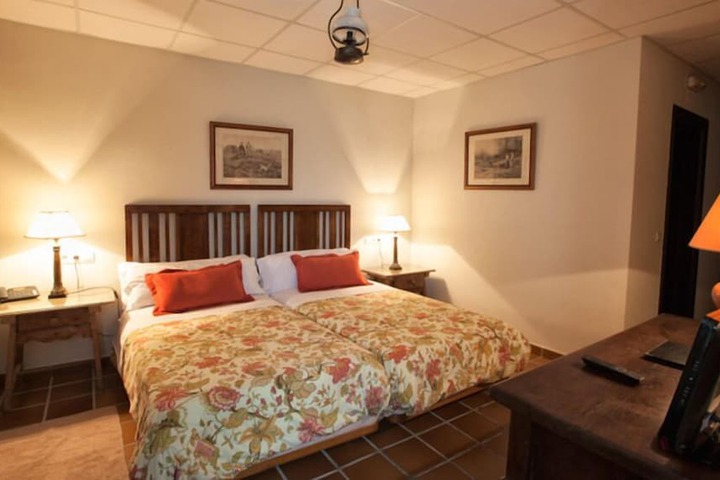 Room 8 of 23