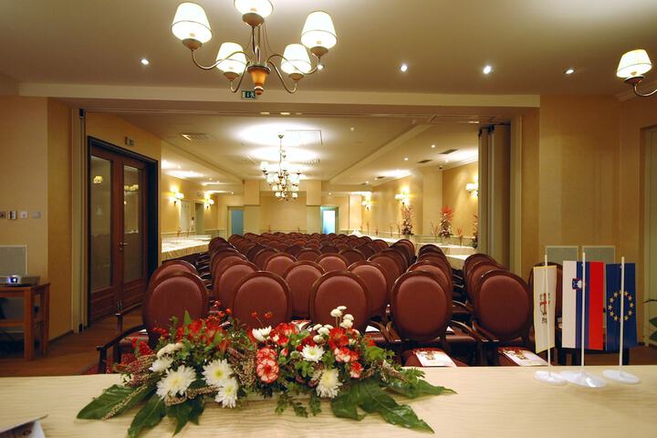 Business Center 47 of 66