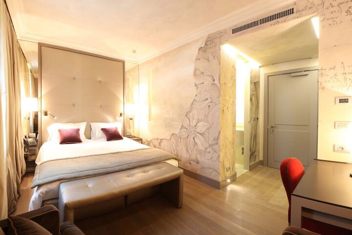 Room 4 of 38