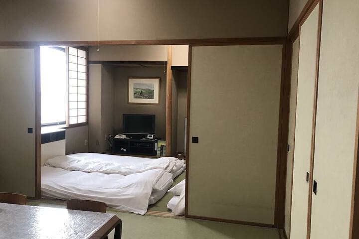 Room 18 of 139