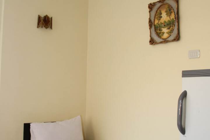 Room 28 of 80
