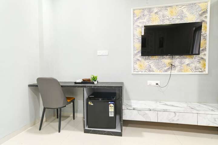 Room 17 of 34