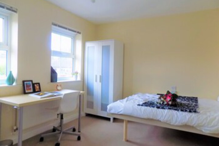Room 32 of 49