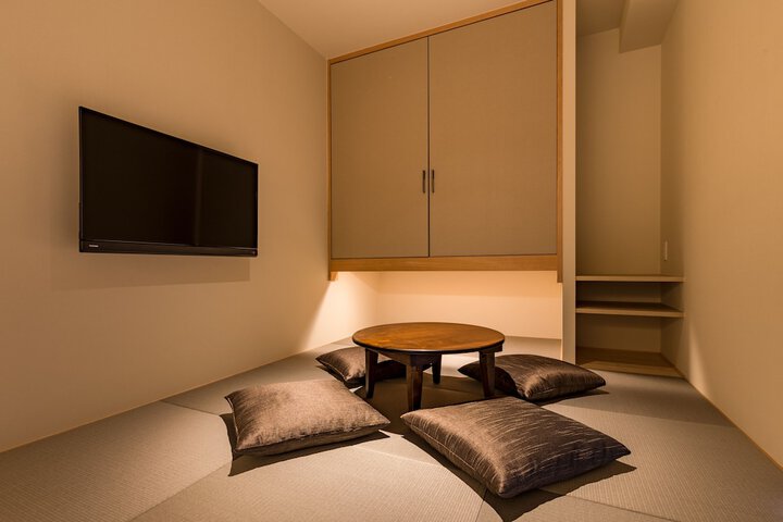 Room 15 of 48