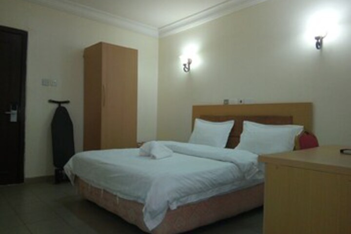Room 26 of 34