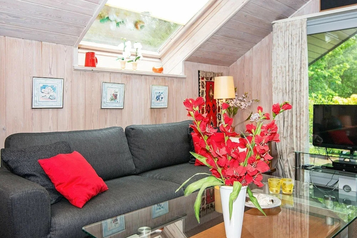 Room 2 of 18