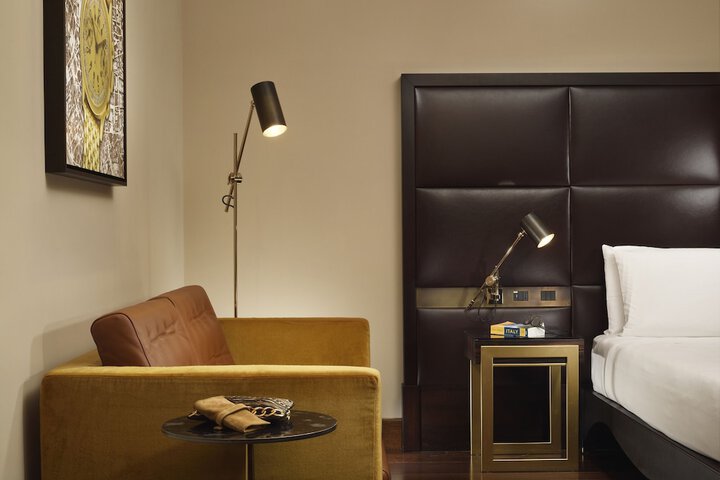 Room 13 of 74