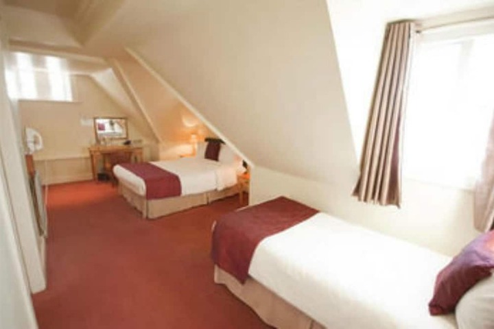 Room 15 of 34