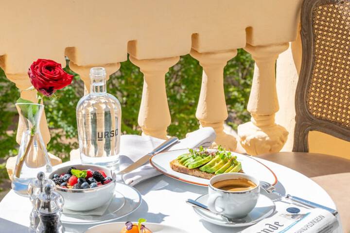 Breakfast/Coffee Service 79 of 112