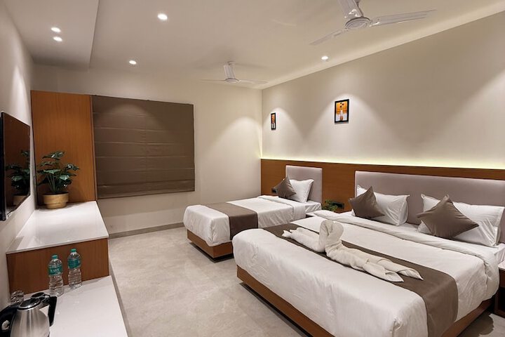 Room 13 of 50