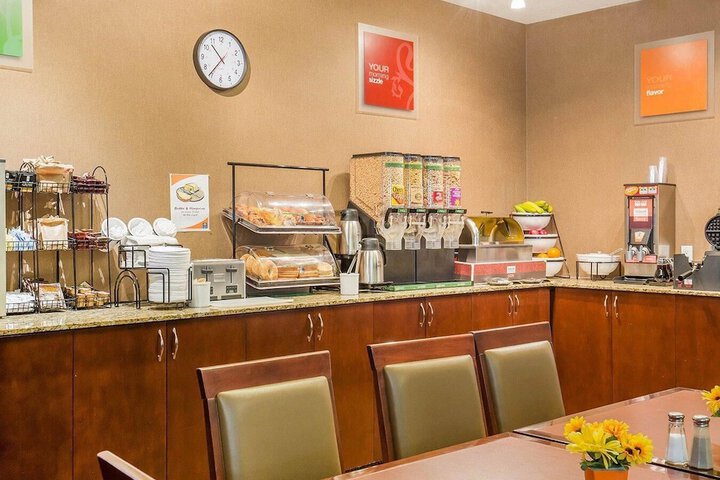 Breakfast/Coffee Service 35 of 44