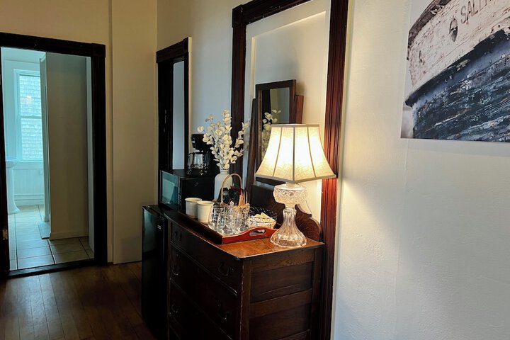 Room 9 of 40