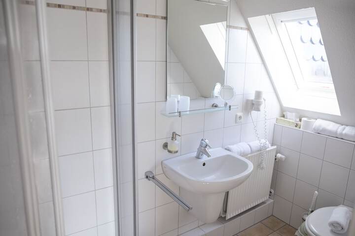 Room 15 of 23