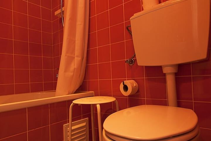 Room 24 of 36