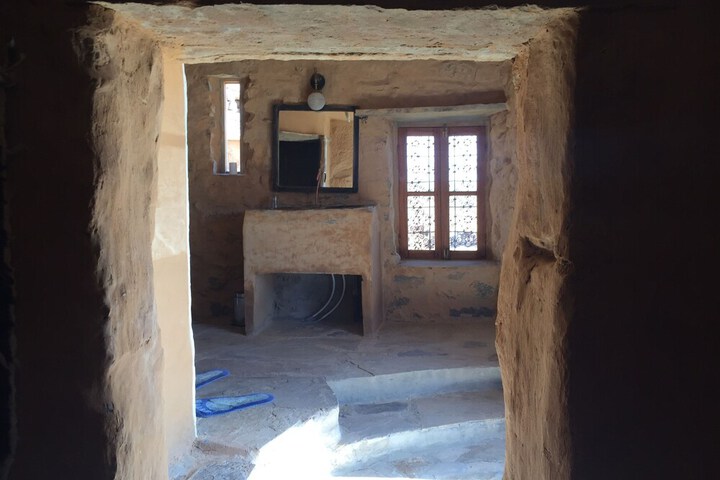 Room 12 of 34