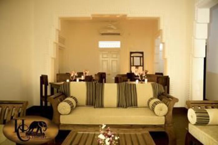 Room 8 of 11