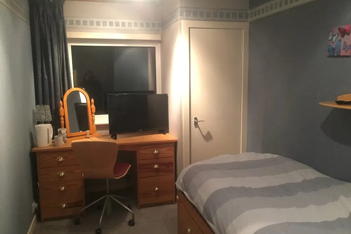 Room 2 of 15