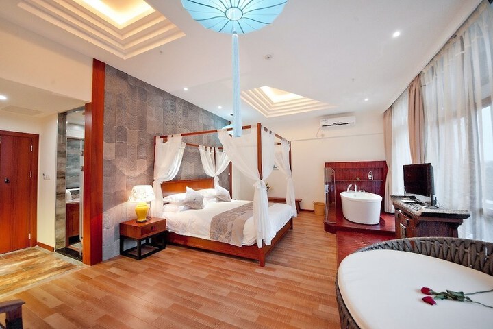 Room 13 of 161
