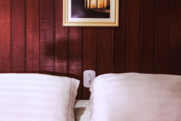 Room 7 of 74